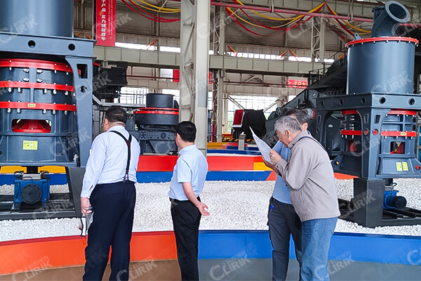 玻璃磨粉設(shè)備超細(xì)磨粉機(jī)HGM80A